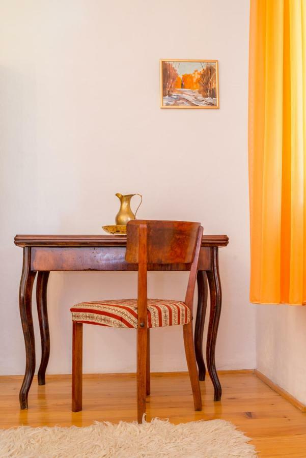 Apartment Tri Mudraca Karanac Exterior foto